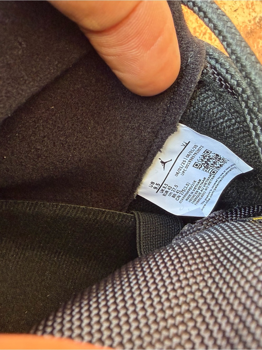 Size 9.5 Men’s And Women’s 11 - Jordan Retro 11 Gamma Blue 2025 - Picture 7 of 7